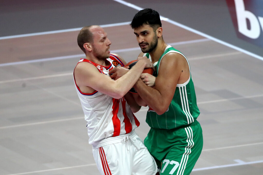 PREKOBROJAN U PANATI, SADA OSTVARUJE SNOVE U NBA LIGI SA TIMOM STEFA KARIJA: Par nedelja koje su iz korena promenile život Omera Jurtsevena!