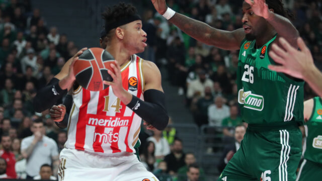 (POLUVREME) PANATINAIKOS JE KOŠARKAŠKA SILA, ALI CRVENA ZVEZDA VODI: OAKA i rival su silni, ali srpski tim se za sada ne povalači ni milimetar!