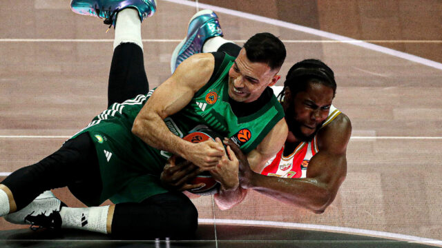 CRVENA ZVEZDA SE NIJE NI POJAVILA ZA POSLEDNJIH 10 MINUTA: OAKA u finišu progutala crveno-bele, treba dati podršku pre svih Nikoli Kaliniću!