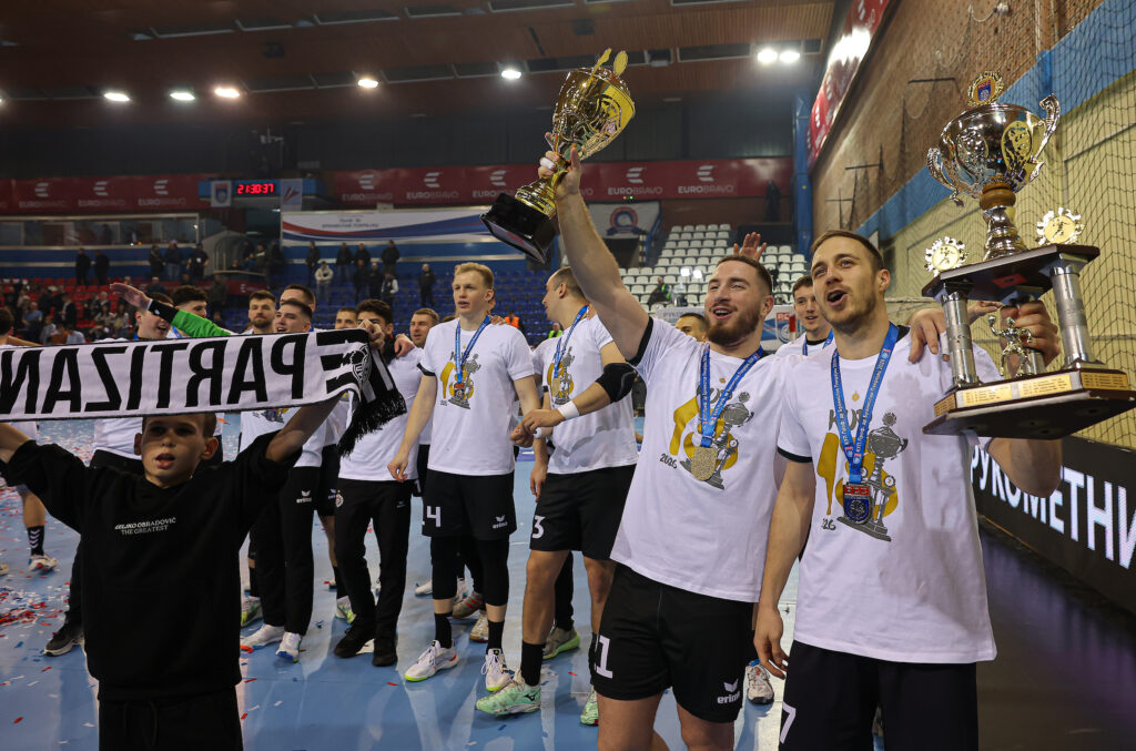 PARTIZAN DOŠAO DO PEHARA: Crno-beli okrenuli Dinamo i vratili Kup na Banjicu!