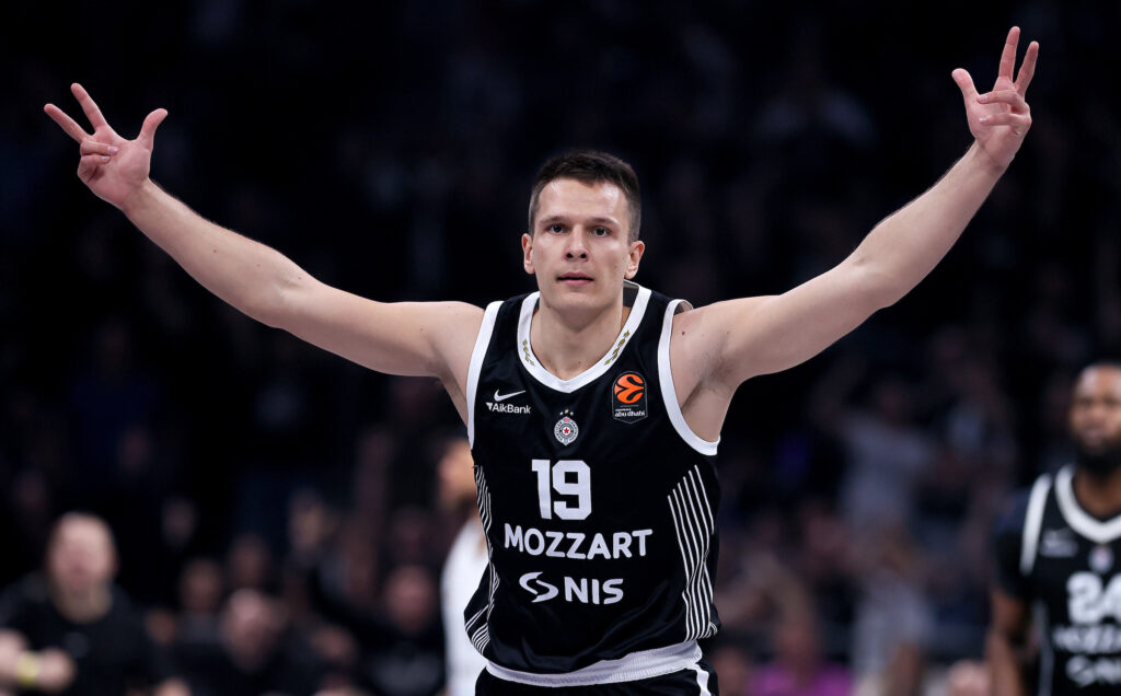 FENOMENALNI PARTIZAN OBRADOVAO I CRVENU ZVEZDU: El Hefe i doktorska disertacija u drugom poluvremenu koja je ugasila Dubai!