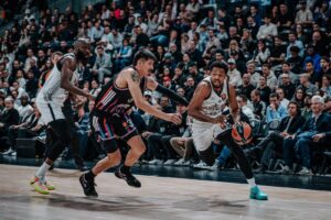 (POLUVREME) PARTIZAN DRŽI PLUS U PARIZU: Kalates komanduje crno-belom ekspedicijom!