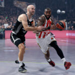 POSLE DRAME OKO SUĐENJA, POZNATO KO MENJA TOMIĆA: Hrvatski arbitar deli pravdu na „Večitom derbiju“!