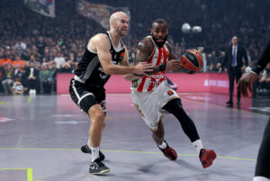 POSLE DRAME OKO SUĐENJA, POZNATO KO MENJA TOMIĆA: Hrvatski arbitar deli pravdu na „Večitom derbiju“!