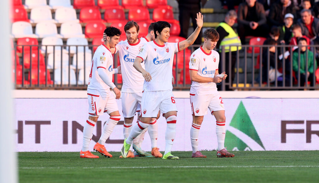 (POLUVREME) NESADRŽAJNO POLUVREME U KRAGUJEVCU: Zvezda vodi od starta, Radničom glavni cilj da iznudi penal!