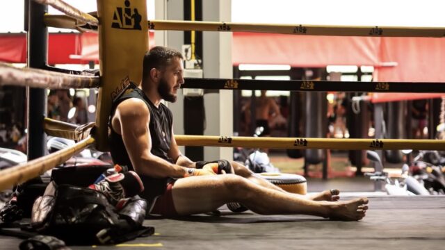 „DA OSETI I ON UFC“: Janičić poslao Bojkoviću paket i brutalno ga pecnuo!