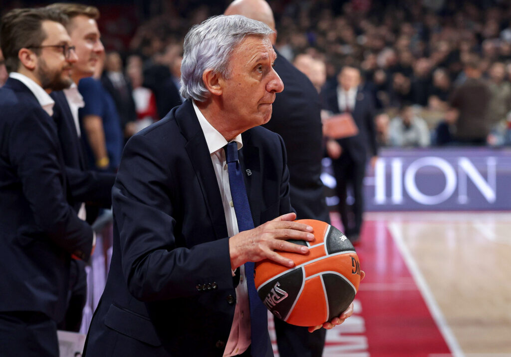 PEŠIĆ POHVALIO ZVEZDU, A IMAO JE ŠTA DA KAŽE I O DOČEKU: „Slavili smo protiv tima koji ima karakter!“