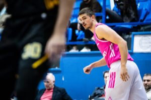 ZVEZDA TRLJA RUKE: Đurišić blista u dresu Mege!