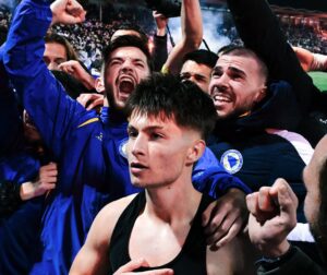 OVO JE LJUBAV KOJA NEMA CENU: Ludilo u Bosni dostiglo vrhunac – navijač zbog “zmajeva” stavio na oglas vrednu stvar kako bi ih bodrio na Mundijalu!