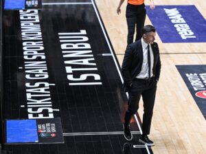 ALIMPIJEVIĆ NE MOŽE DA IMA NORMALAN DAN „U KANCELARIJI“: Sukob, isključenje, a Istanbulom se ponovo orilo srpsko ime!