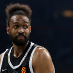 PARKER ODGOVORIO NA OSTOJINE PROZIVKE: „Pogledajte me sada – da li vi gledate košarku?!“