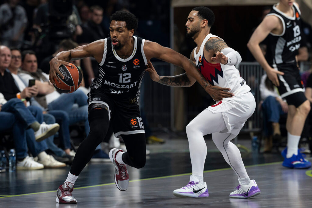 (POLUVREME) VEOMA ZABAVAN MEČ U BEOGRADSKOJ ARENI: Deluje da će se Partizan iz Evrolige „ispisati“ pobedom!