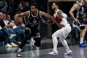 (POLUVREME) VEOMA ZABAVAN MEČ U BEOGRADSKOJ ARENI: Deluje da će se Partizan iz Evrolige „ispisati“ pobedom!