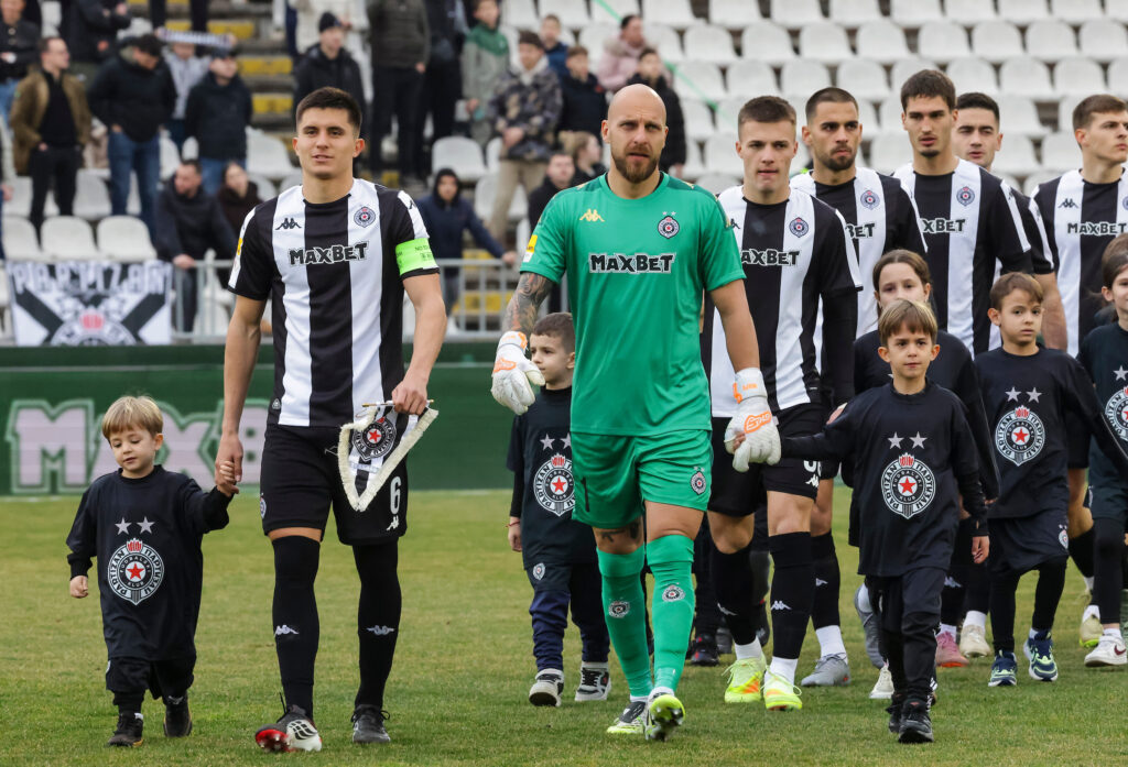 PARTIZAN JE OVDE BAR MIRAN: Crno-beli osigurali jednu poziciju još godinu dana!
