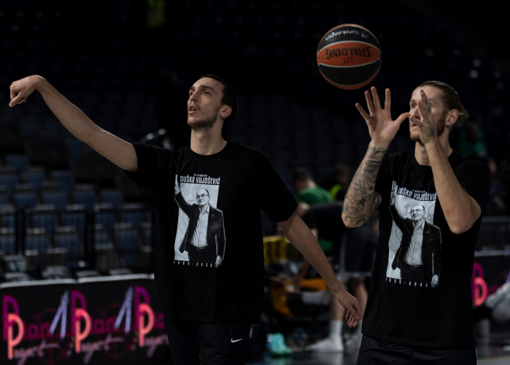 OSTOJA U ČAST DUŠKA VUJOŠEVIĆA: Ova slika govori više od 1.000 reči!