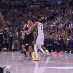 SRAMOTA NAD SRAMOTAMA U NBA: Vembanjama udario Jokića koji je krvav završio na zemlji, sudije se napravile lude! (VIDEO)