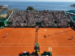 NAJBOGATIJA ZEMLJA PO GLAVI STANOVNIKA NA SVETU, A „KRADU“ PRAVA NA GARDEROBU: Umetnica se hitno oglasila i prozvala čuveni Masters turnir!