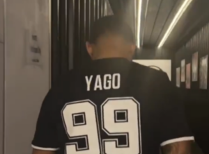 JAGO U CRNO-BELOM, NAVIJAČIMA CRVENE ZVEZDE ZASTAĆE KNEDLA U GRLU KADA VIDE OVO: Jedan od najhrabrijih stranaca u istoriji kluba, a sada u drugoj areni bodri drugi tim!