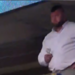 ZNAMO SA KIM NIKADA NE BI SMELI DA UĐEMO U KLINČ, A SLIČNO SAVETUJEMO I VAMA: Brat Nikole Jokić bukvalno preveliki za ložu u areni Denvera!