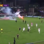 NAVIJAČI UPALI NA TEREN, FUDBALERI JEDVA SPASLI ŽIVU GLAVU: Apsolutni haos u Italiji!