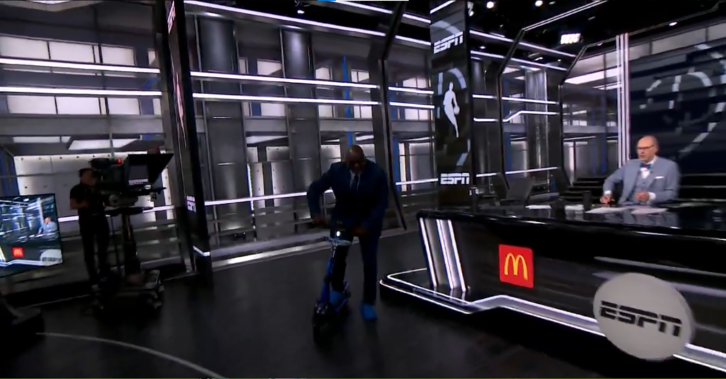 DA JE SRBIN OVO URADIO AFROAMERIKANCU, DOBIO BI DOŽIVOTNU SUSPENZIJU ZBOG RASIZMA?! Šekil O’Nil se javno na televiziji rugao srpskom jeziku!