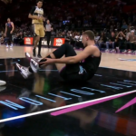 NIKOLU JOVIĆA OVE SEZONE BAŠ TERA MALER: Pad koji je zabrinuo celu NBA ligu, trener kaže da se čekaju snimci!