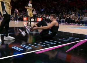 NIKOLU JOVIĆA OVE SEZONE BAŠ TERA MALER: Pad koji je zabrinuo celu NBA ligu, trener kaže da se čekaju snimci!