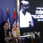 DULE JE ODRAZ OKEANSKE ČOVEČNOSTI, PROVEO JE ŽIVOT KAO POBEDNIK: Najemotivniji govor sa komemoracije Duška Vujoševića!