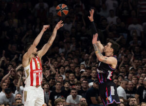 (POLUVREME) AKO JE NEKO MISLIO DA ĆE BITI LAKO, NEĆE: Zvezda priređuje mini udare, ali vodi na poluvremenu!