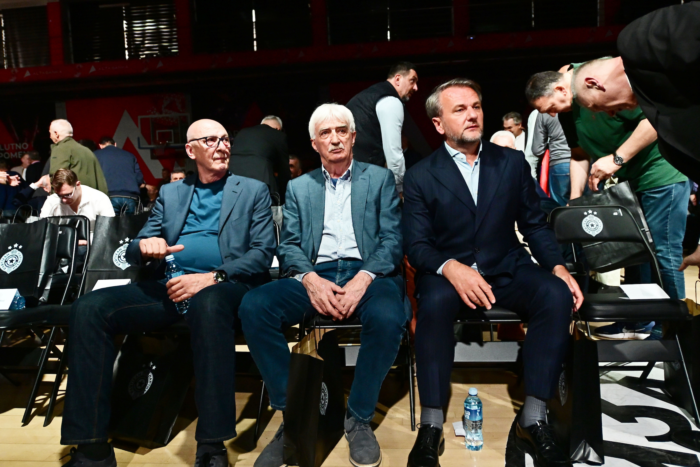 kk Partizan monografija kk Partizan monografija