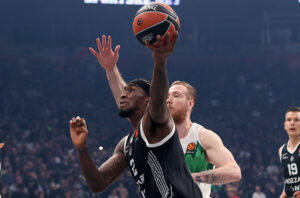 (POLUVREME) PARTIZAN TRAŽI RITAM: Žalgiris vodi u Areni koja je u znaku Duška Vujoševića!