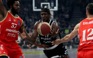 DRAMA U DERBIJU: Partizan dominirao, pa umalo prokockao pobedu u poslednjih 10 minuta!