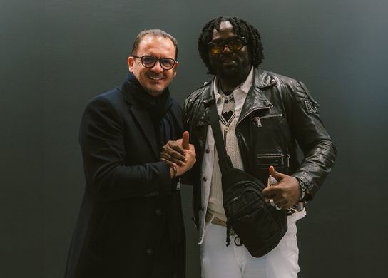 GROBARI, PREPOZNAJETE LI OVU LEGENDU? Čuveni napadač i miljenik navijača Partizana ispratio meč sa Čukom!