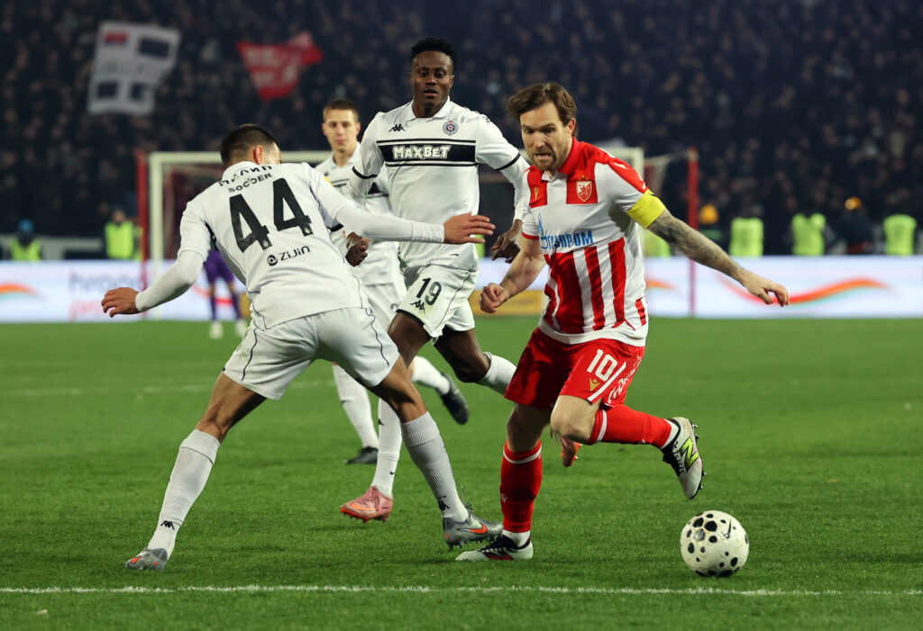 OVO SE NE PAMTI U ISTORIJI VEČITIH DERBIJA, NIKADA VELIKAN IZ HUMSKE NIJE BIO OVAKO POTCENJEN: Nećete verovati, dvocifrena kvota na Partizan, a crno-belima gori pod nogama!