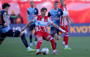 (POLUVREME) CRVENA ZVEZDA DRŽI FUDBALSKI ČAS VOJVODINI, AVDIĆ JE IGRAČ OD 15 MILIONA EVRA: Novosađani nisu šutnuli u gol, crveno-beli mogli da petardiraju rivala u prvom poluvremenu!