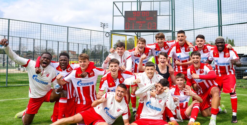 CRVENA ZVEZDA JE PONOVO APSOLUTNI GOSPODAR FUDBALA U SRBIJI: Muškarci, žene, a sada i omladinski tim!