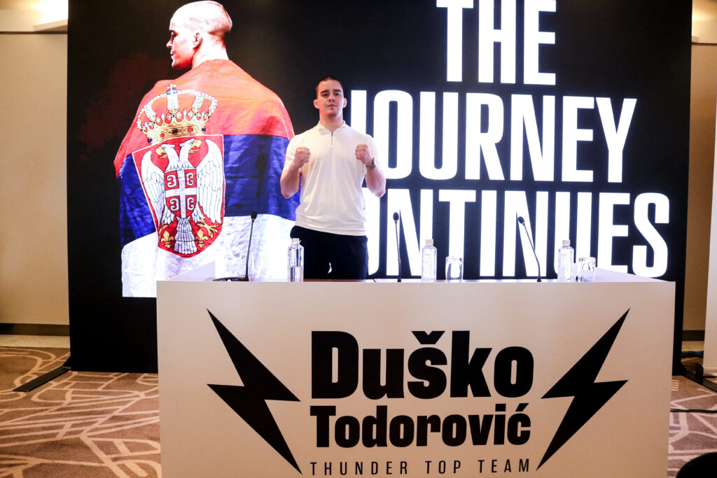 SPEKTAKL U BEOGRADU: Duško Todorović potpisao za UFC!