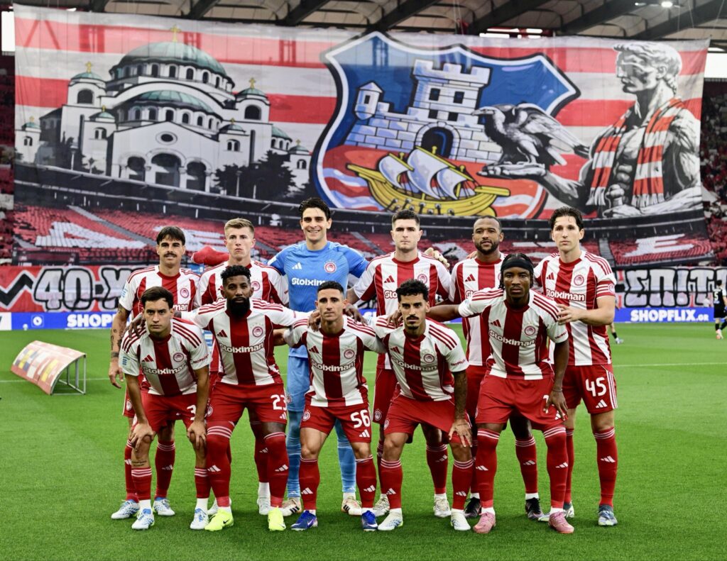 HRAM SV. SAVE I SEVERNA TRIBINA U GRČKOJ: Navijači Olimpijakosa obojili tribinu Zvezdinim motivima!