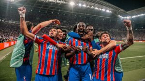ZLATNA ERA KRISTAL PALASA I DALJE TRAJE: Evropski trofej u vitrinama Selhursta!