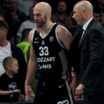 KALATES „POPIO“ ISPALU: Voditeljka iskulirala košarkaša Partizana! (FOTO)