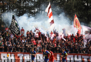 NEMA MESTA HULIGANIZMU U SRPSKOM FUDBALU: Nakon napada na spostvene igrače – stadion hitno zatvoren!