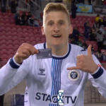SVAKO SE BORI ZA SVOJE PARČE HLEBA: Dao gol, pa umesto proslave morao da reklamira svoj drugi posao!