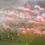 SLAVIJI BI SE ZBOG OVOG MORALA DA SE ODUZME TITULA – PALA TEŠKA KAZNA ZA SAMO JEDNOG NAVIJAČA: Hteli da linčuju fudbalere Sparte, najmračniji dan u istoriji češkog sporta!