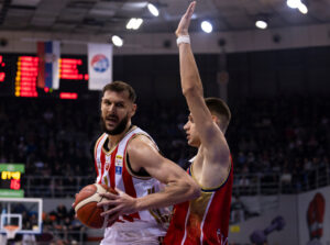 OTIŠAO TIHO IZ ZVEZDE, A SADA VLADA TERENOM: Plavšić vuče Bordo ka polufinalu!