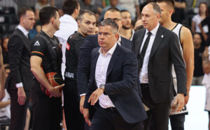 NIKITOVIĆ SE OGLASIO: Evo šta se desilo na parketu sa Penjarojom!