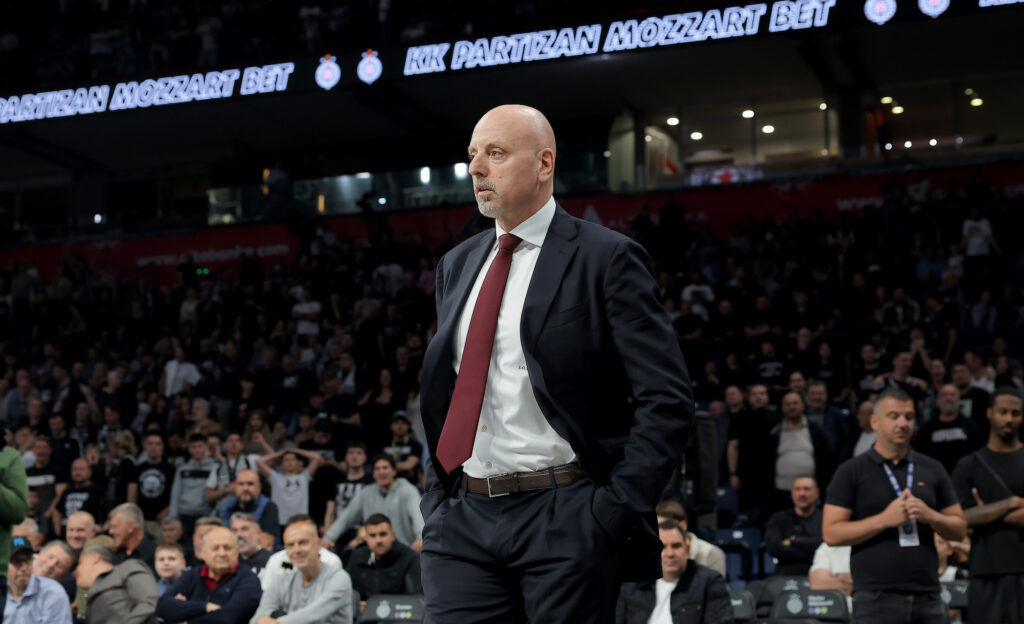 OBAVLJENA ANALIZA: Obradović svestan šta Zvezda mora da popravi u revanšu sa Partizanom!
