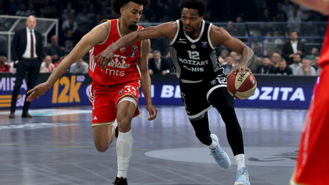 (POLUVREME) EFIKASAN DERBI ZA SADA: Partizan deluje bolje, ali Zvezda im diše za vratom!