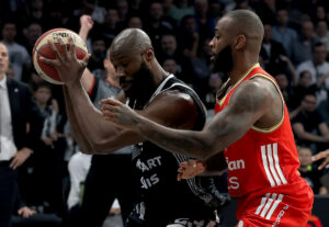 NE MOŽE DERBI DA SE DOBIJE SA TRI MINUTA DOBRE IGRE: Partizan posle velikog pada ipak poveo u polufinalu!