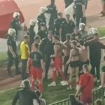 NEZAPAMĆEN INCIDENT U KRAGUJEVCU: Navijači Radničkog napali svoje fudbalere!