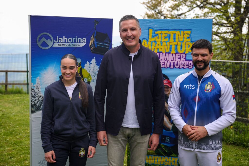 ŠAMPIONSKI KOMAD RAJA NA JAHORINI: Sara Ćirković dobija plac pored Novaka Đokovića!